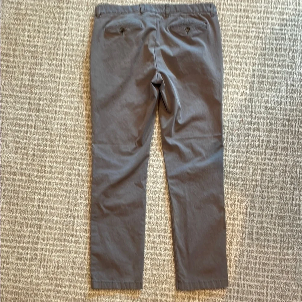 Tommy Hilfiger stylish gray